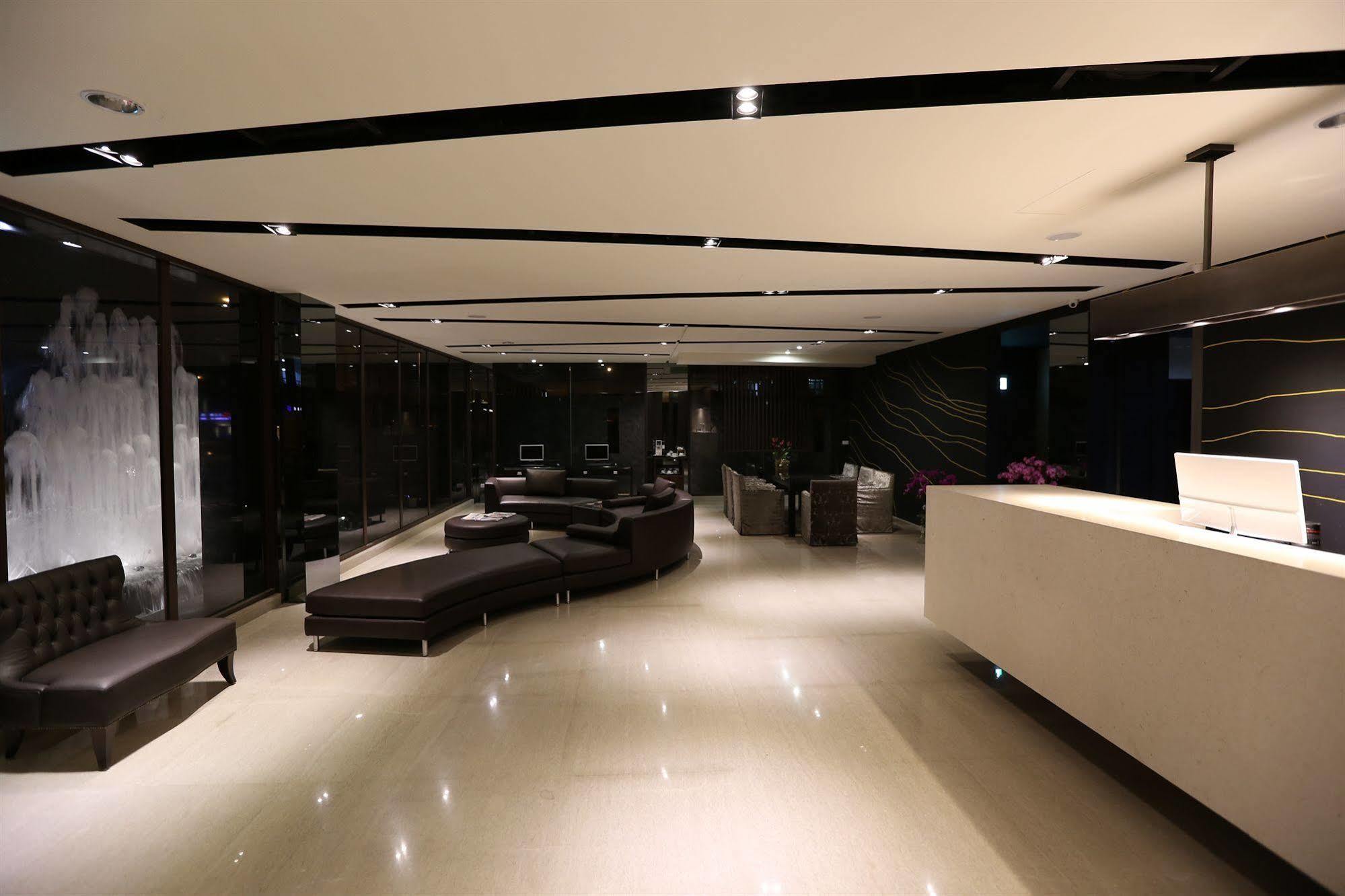 Kun Hotel Tchaj-čung Exteriér fotografie