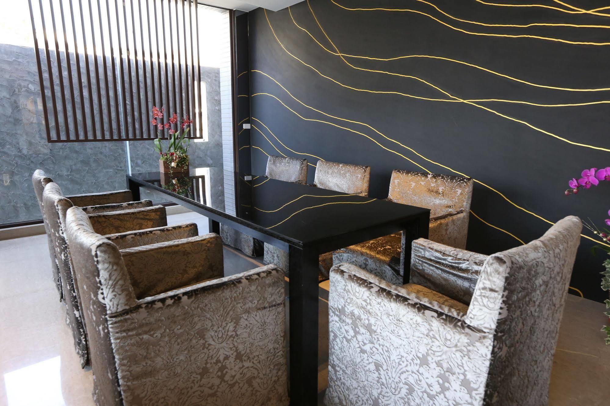 Kun Hotel Tchaj-čung Exteriér fotografie